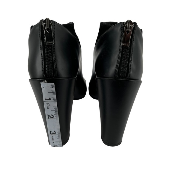 Vince. Women’s Black Suede and Leather Peep Toe Booties Size 7 1/2M - Picture 6 of 7